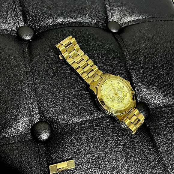 Michael Kors Watch - Picture 3 of 8